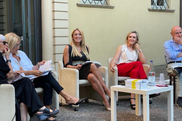 I relatori con l'autrice Virginia Saba